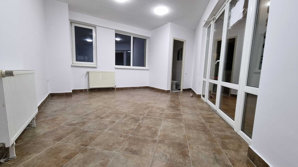 Birou CENTRAL de inchiriat sau vanzare, cu grup sanitar