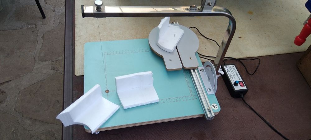 Уред за изрязване  на стиропор