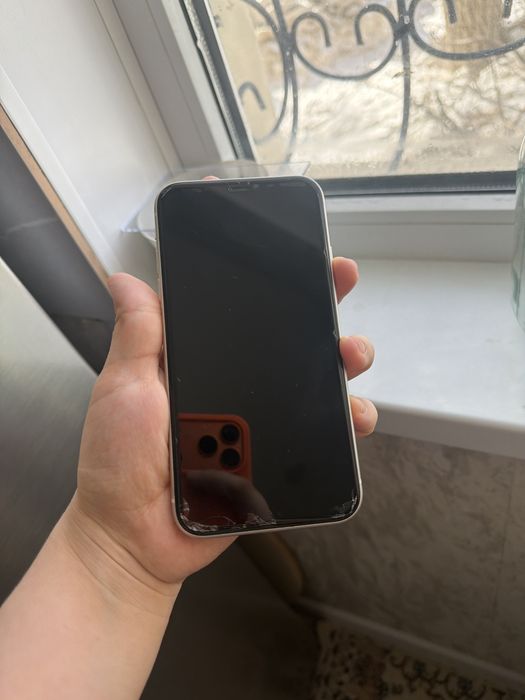 Продам Iphone 11