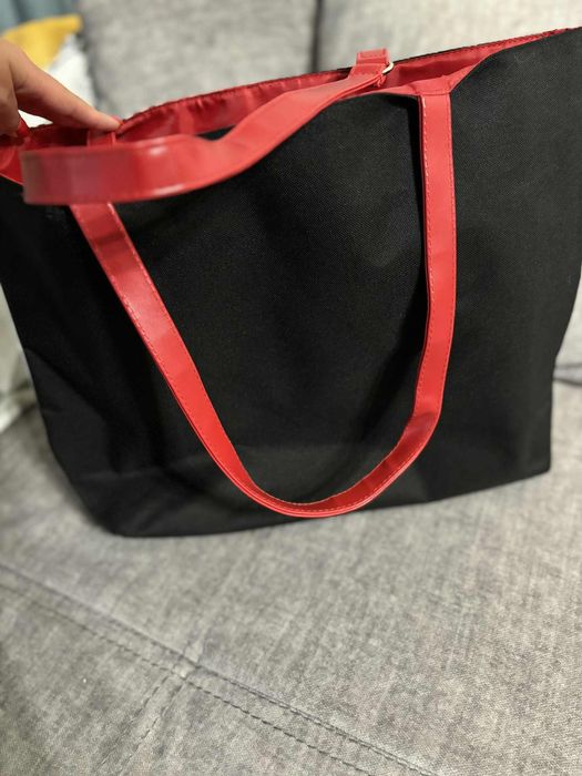 LANCÔME Чанта Lancome Красива черно-бяло-червена чанта.