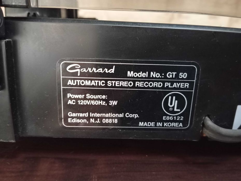 Продам проигрыватель винил дисков GARRARD.