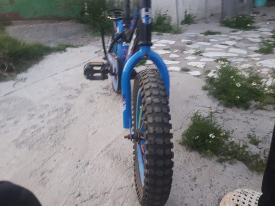 Продаётся детский велосипед.