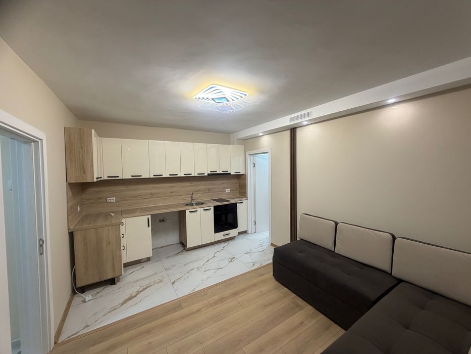 Ремонтиран и обзаведен тухлен 3 стаен апартамент