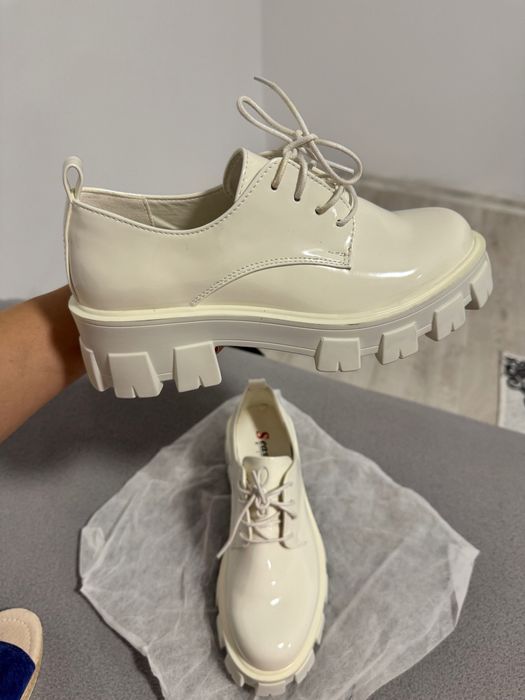 Неизползвана чанта и обувки- лот