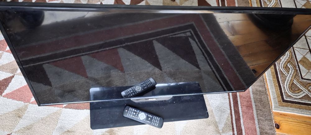 Телевизор Филипс/ Phillips за части или ремонт