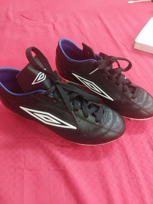 Adidași copii cu crampoane