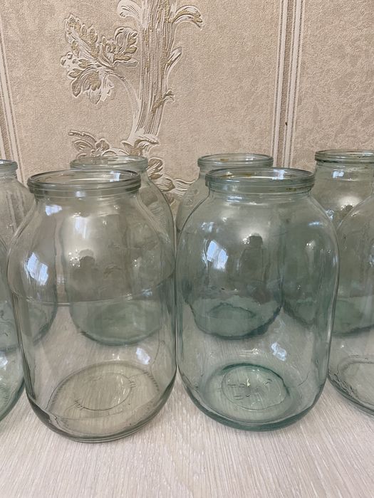 Продам банки 2 литровые