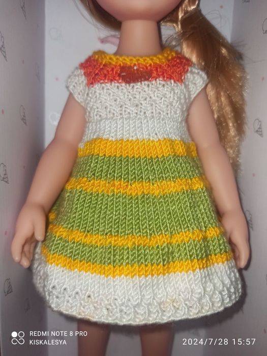 Элегантная новая кукла в коробке