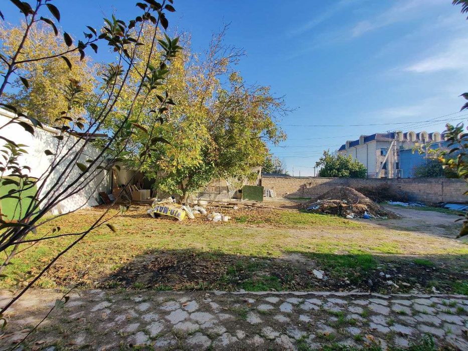 Продается склад и земельный участок 8 соток нежилой. Вдоль дороги-50м.