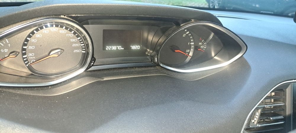 Peugeot 308 2015