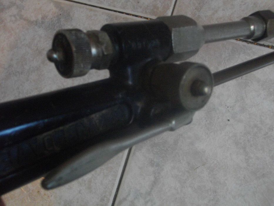 Резак Оксижен/Ел.Поялник 330W/Тръбогиб 14мм/Клещи Съединяване Ламарина