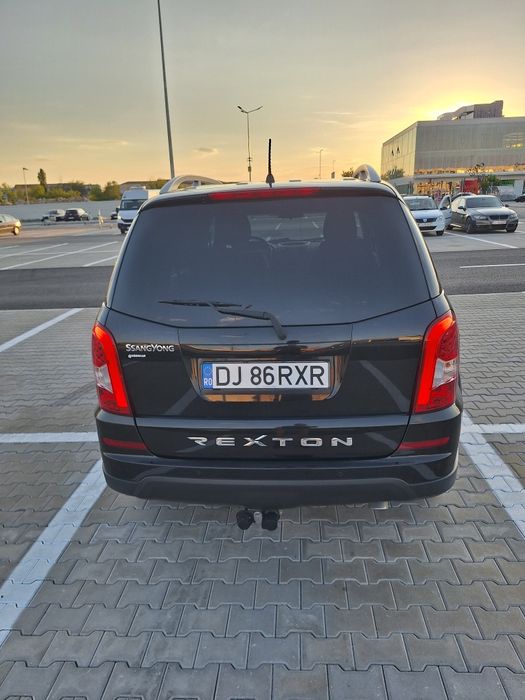Vând SsangYong Rexton W 4x4 cu 7 locuri din 2016 ca NOU!