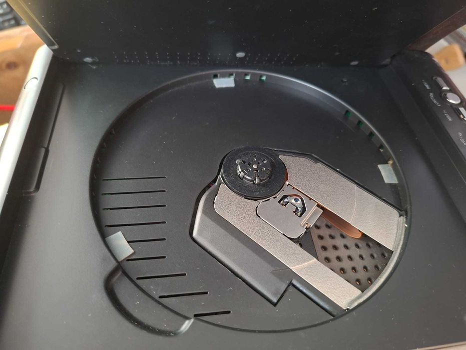 Продам портативный dvd проигрыватель