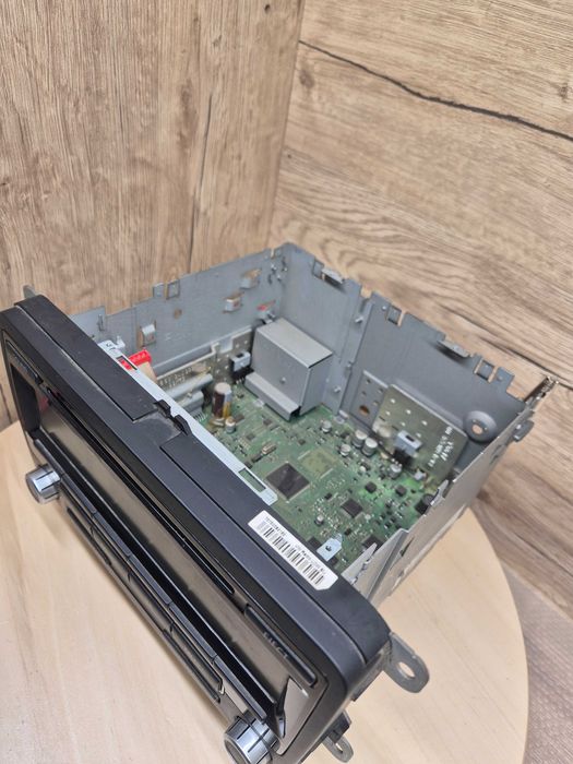 Decodare casetofon cd navigatie radio mercedes-benz fiat man hyundai volvo suzuki chrysler dodge citroen dacia smart alfa-romeo honda land-rover kia