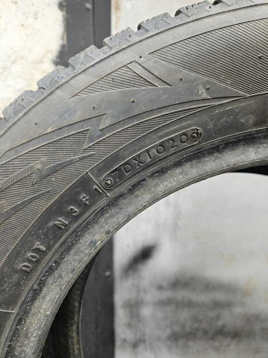 Продам шины TOYO 215/60R16