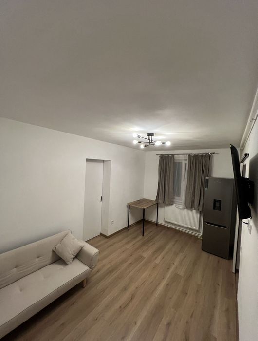Inchiriez Apartament 3 camere Lacul lui Binder Zona buna Tineretului