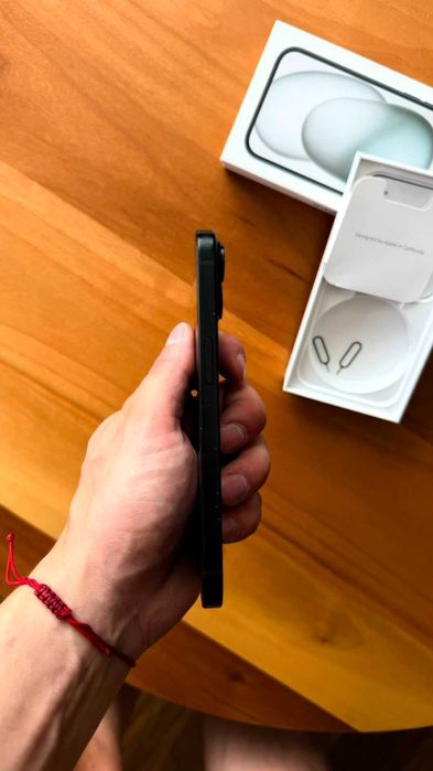 Apple iPhone 15 - 128GB