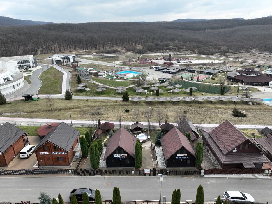 2 cabane Baile Figa ( afacere la cheie ) predare imediata