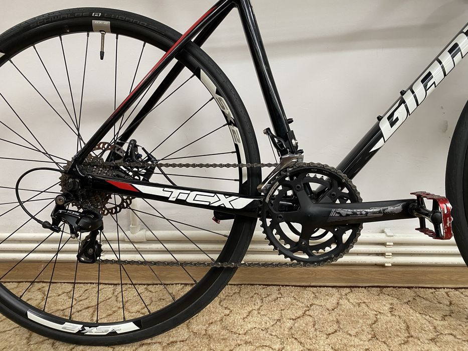 Bicicleta cursiera carbon Giant ML roti 29 impecabila 2x11 viteze