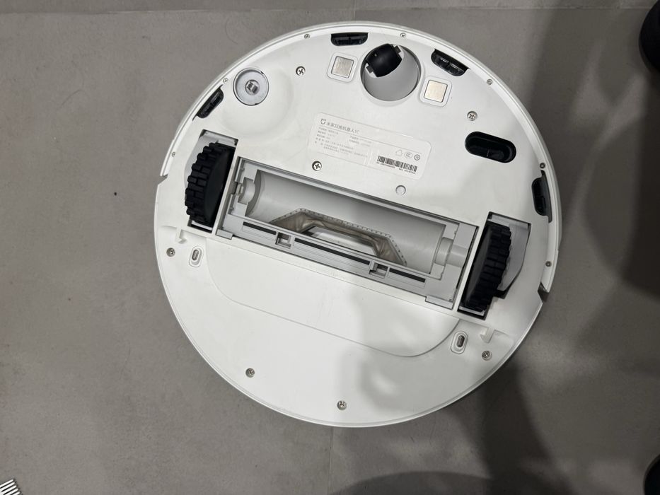 Xiaomi Mi Robot Vacuum-Mop 1C (модель STYTJ01ZHM).
