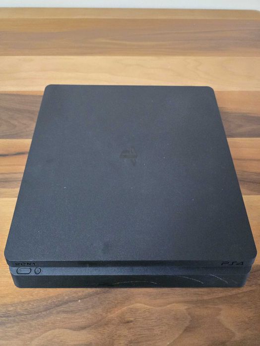 PlayStation 4 Slim / PS 4 Slim