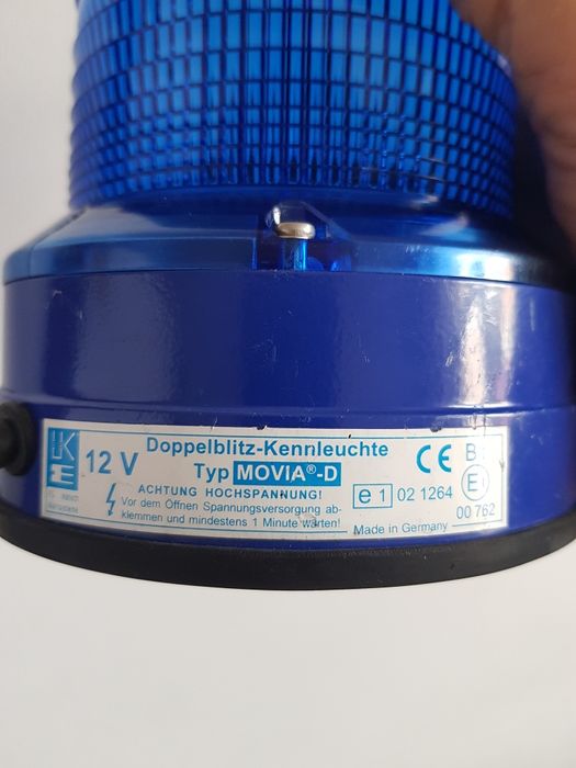 Girofar MOVIA, cu magnet culoare albastru și oglinda dr. VW Jetta 2017