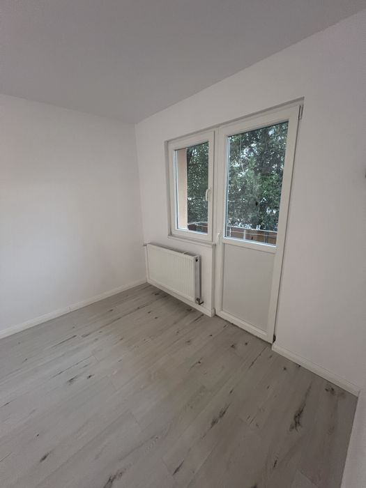 De vanzare Apartament 3 camere – Etaj 1 – renovat complet