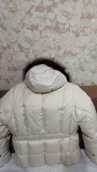 Зимний женский пуховик