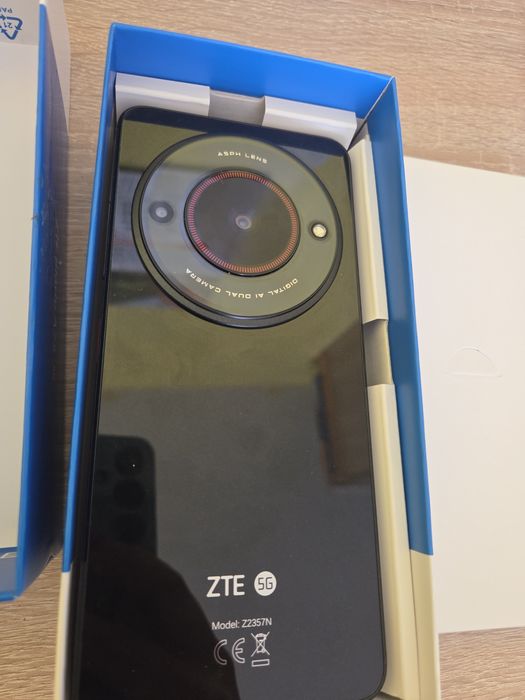 ZTE A75. С кутия.