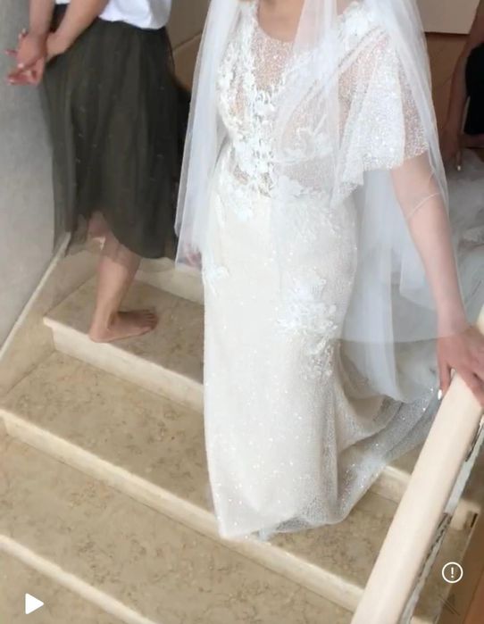 Срочно продам свадебные платье