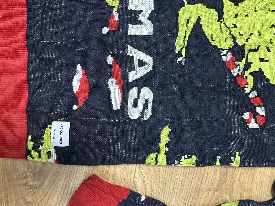 Оригинален мъжки пуловер Jack&Jones размерът е L