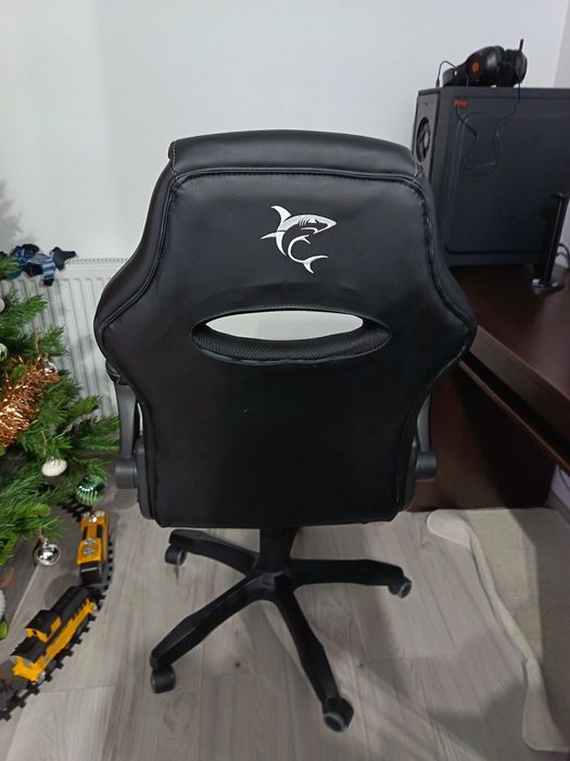 Vand scaun de gaming shark white