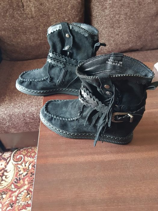 Vand o pereche de mocasini