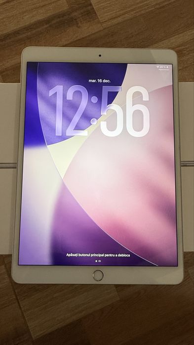 Vând Ipad Air Generatia a3a