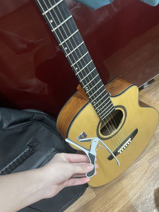 Гитара , купила 4-5 месец назад