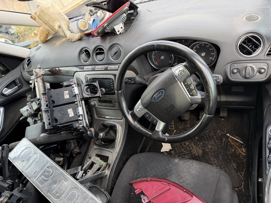 Dezmembrez Ford c Max