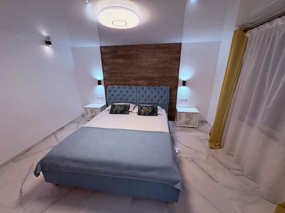 Cazare Regim Hotelier  casuta din livada