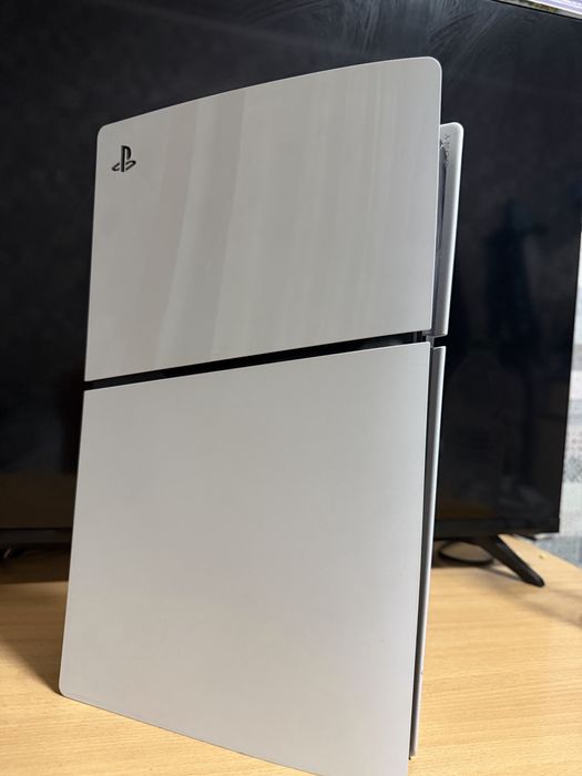 Продам PlayStation 5 Slim 1TB