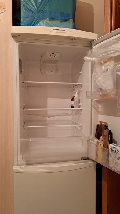 Продам Холодильник LG