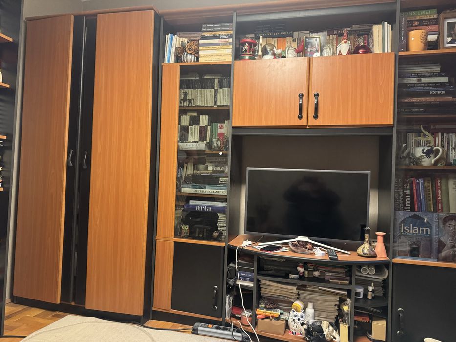 Vind biblioteca din 4corpuri furnir de cires in stare foarte buna
