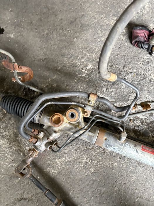 Toyota land cruiser 2.8 d 2018 година Кормилна рейка