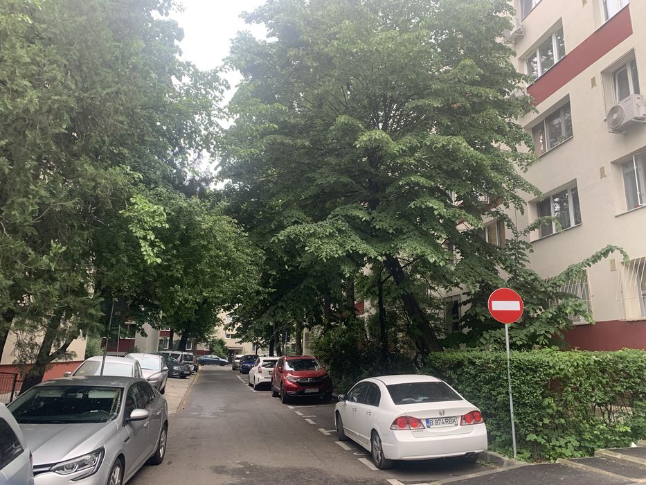 Garsonieră renovată complet Sector 4 – Aleea Dolina – parter inalt , bloc anvelopat 4 etaje