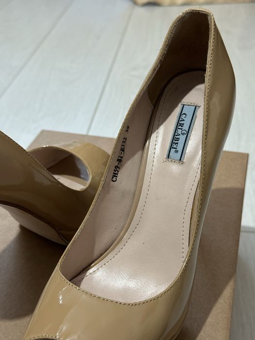 Туфли на каблуке