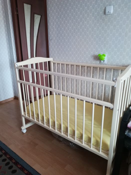 Продам детскую кроватку