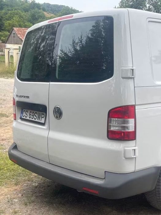 VW T 5 Bus an fabricatie 2010