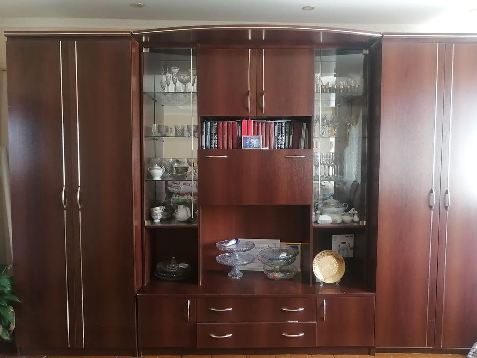 Б/у Стенка сатылады.