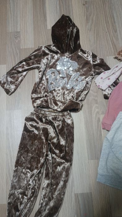 Костюмчики на девочку