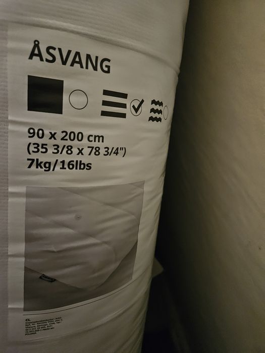 Vând   saltele IKEA  noi