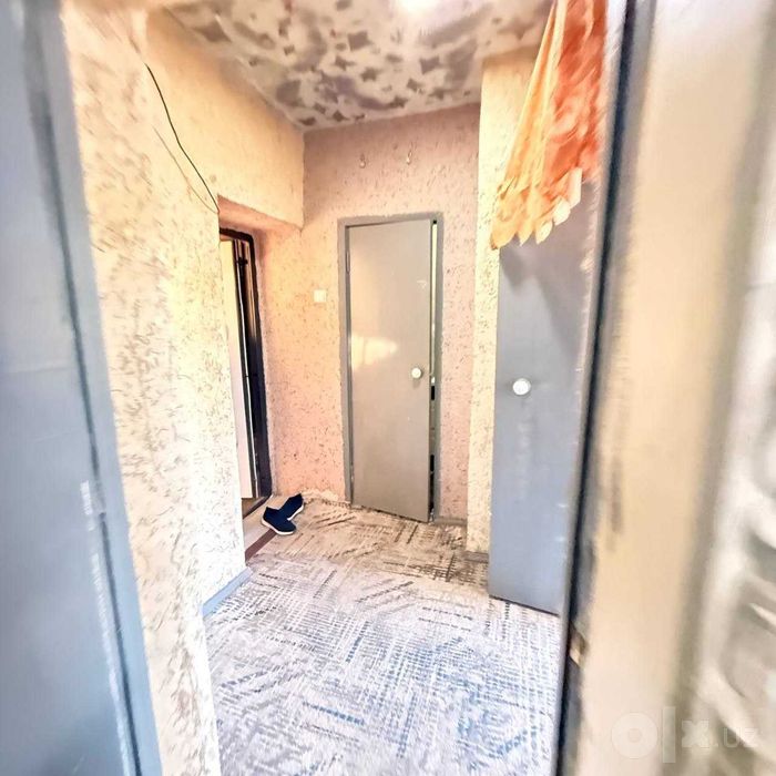 Срочно 1хона 4этаж подъездный сотилади .