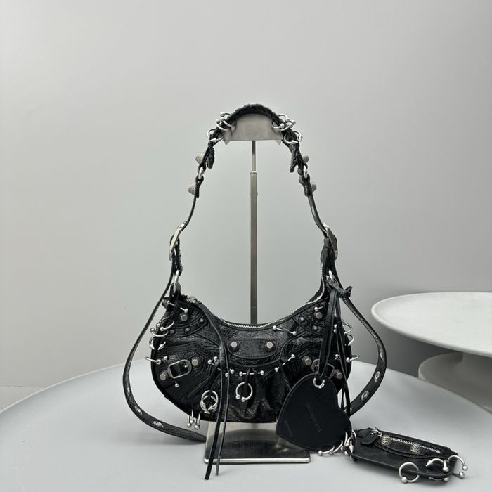 Balenciaga Le Cagole